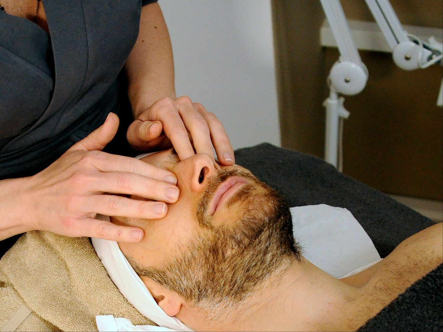 Face massage treatment